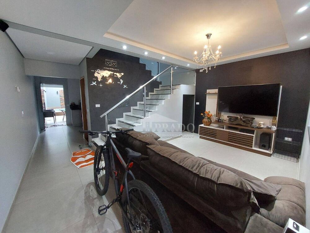 Sobrado à venda com 3 quartos, 125m² - Foto 1