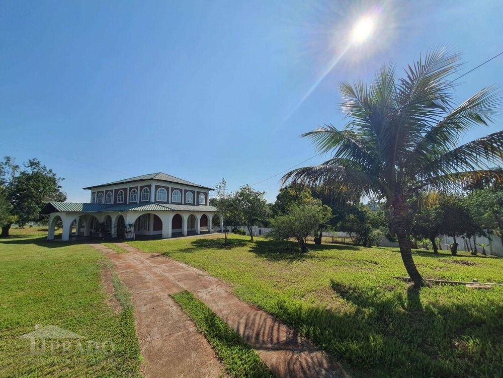 Sobrado à venda com 5 quartos, 426m² - Foto 1