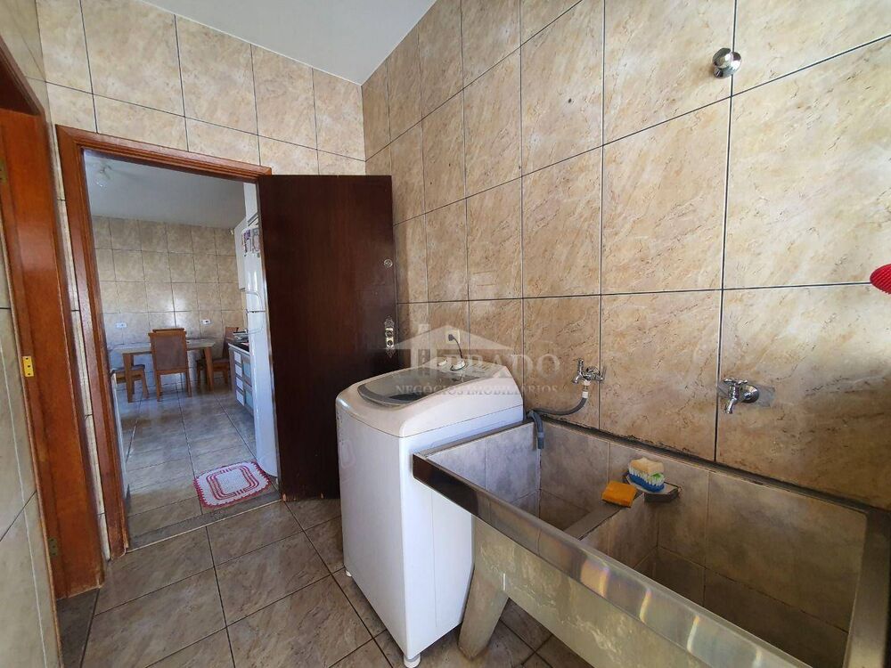 Casa à venda com 4 quartos, 163m² - Foto 4