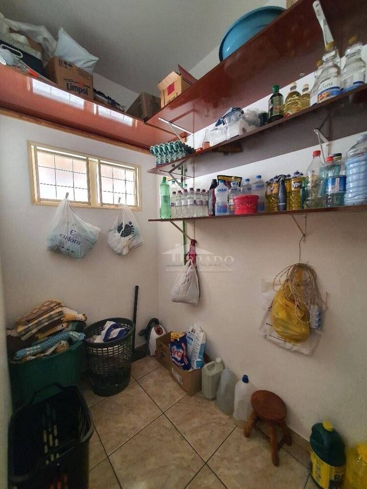 Casa à venda com 4 quartos, 163m² - Foto 3