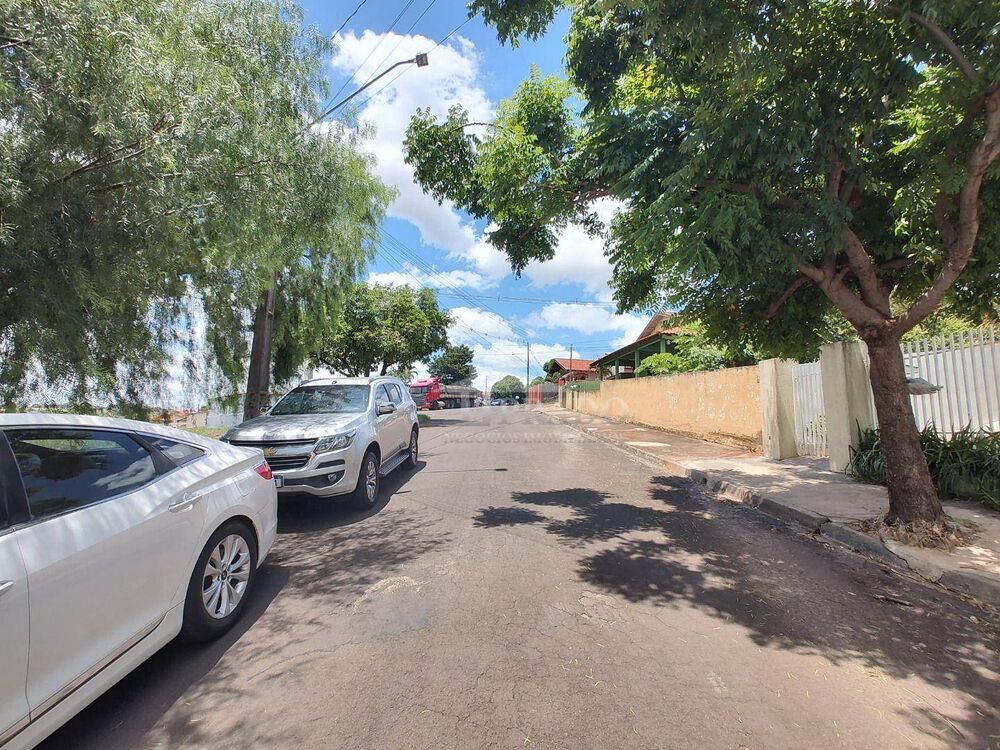 Casa à venda com 4 quartos, 220m² - Foto 12