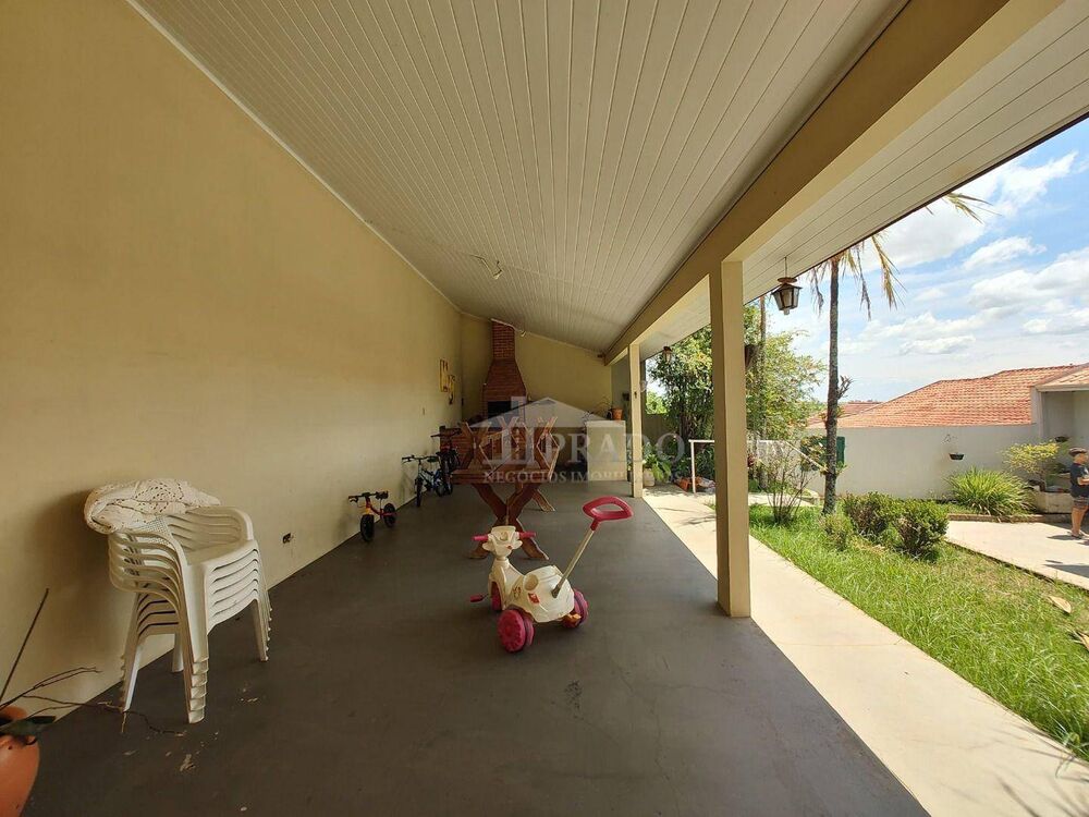 Casa à venda com 4 quartos, 220m² - Foto 11
