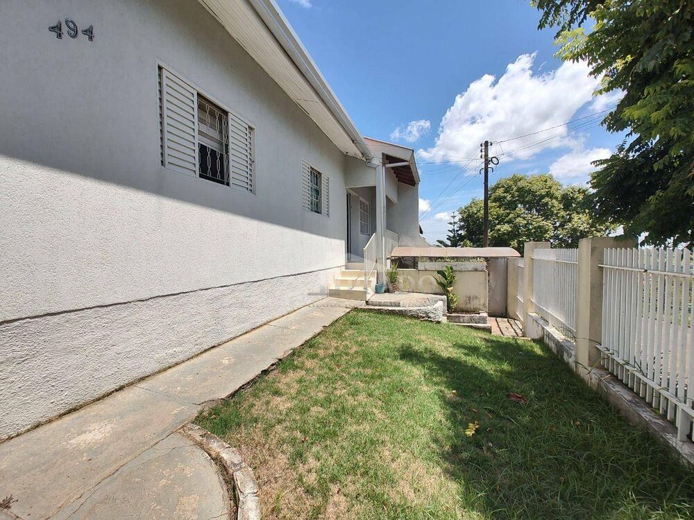 Casa à venda com 4 quartos, 220m² - Foto 1