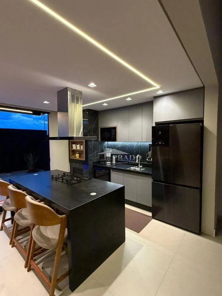 Sobrado, 3 quartos, 229 m² - Foto 4