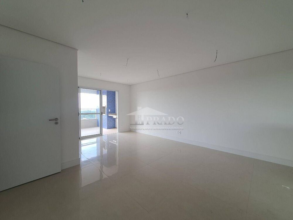 Apartamento à venda com 3 quartos, 128m² - Foto 1