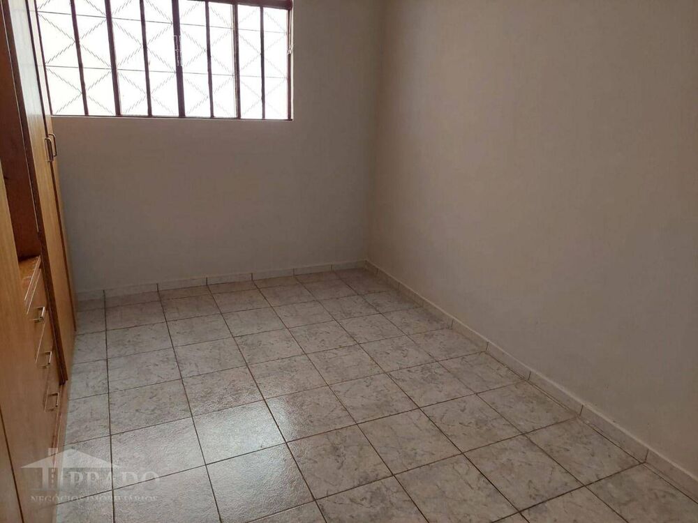 Casa à venda com 4 quartos, 194m² - Foto 3
