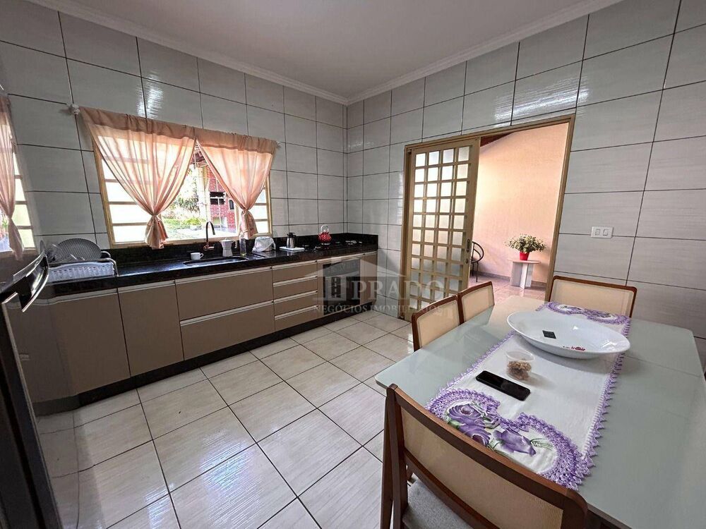 Casa, 3 quartos, 200 m² - Foto 3