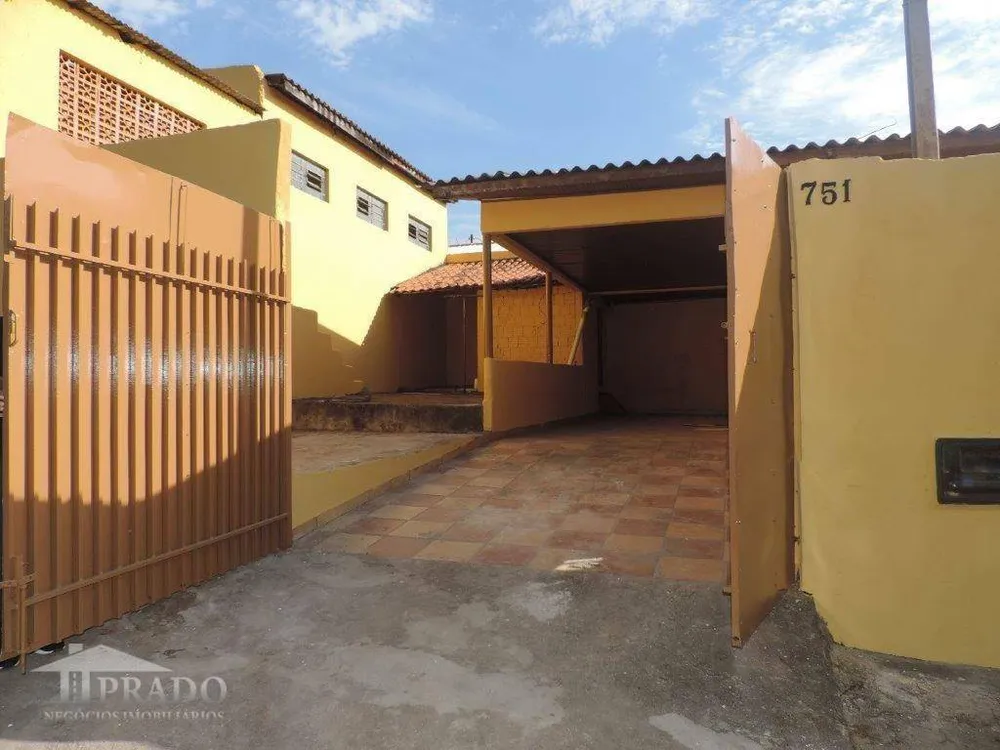 Casa, 3 quartos, 200 m² - Foto 1