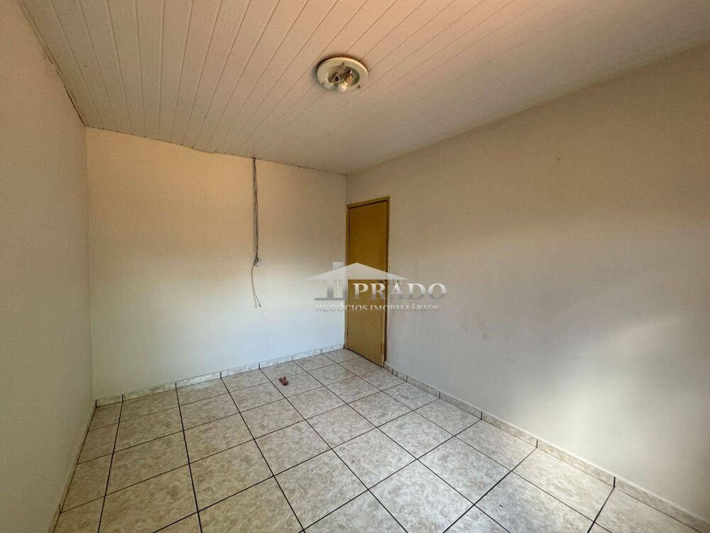 Casa à venda com 4 quartos, 200m² - Foto 4