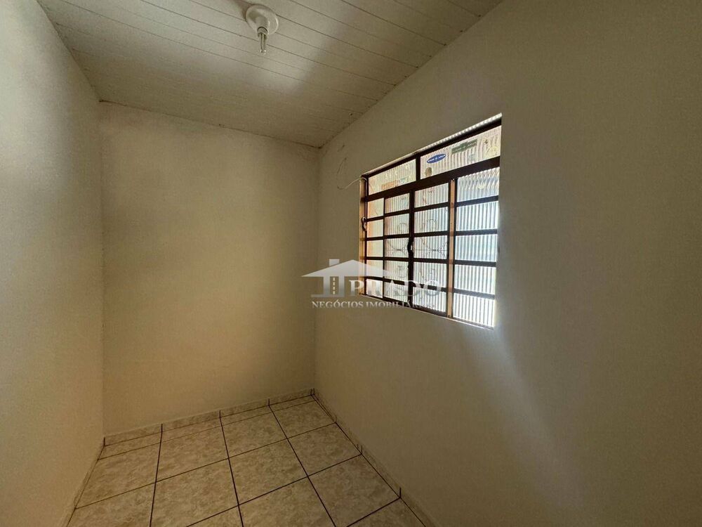 Casa à venda com 4 quartos, 200m² - Foto 5