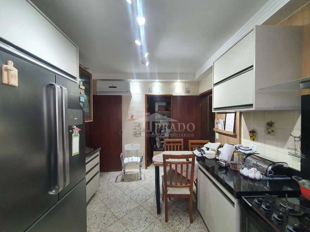 Apartamento à venda com 3 quartos, 262m² - Foto 15