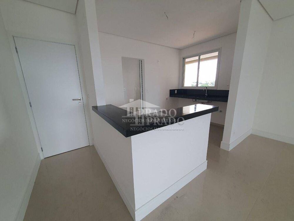 Apartamento à venda com 3 quartos, 162m² - Foto 2
