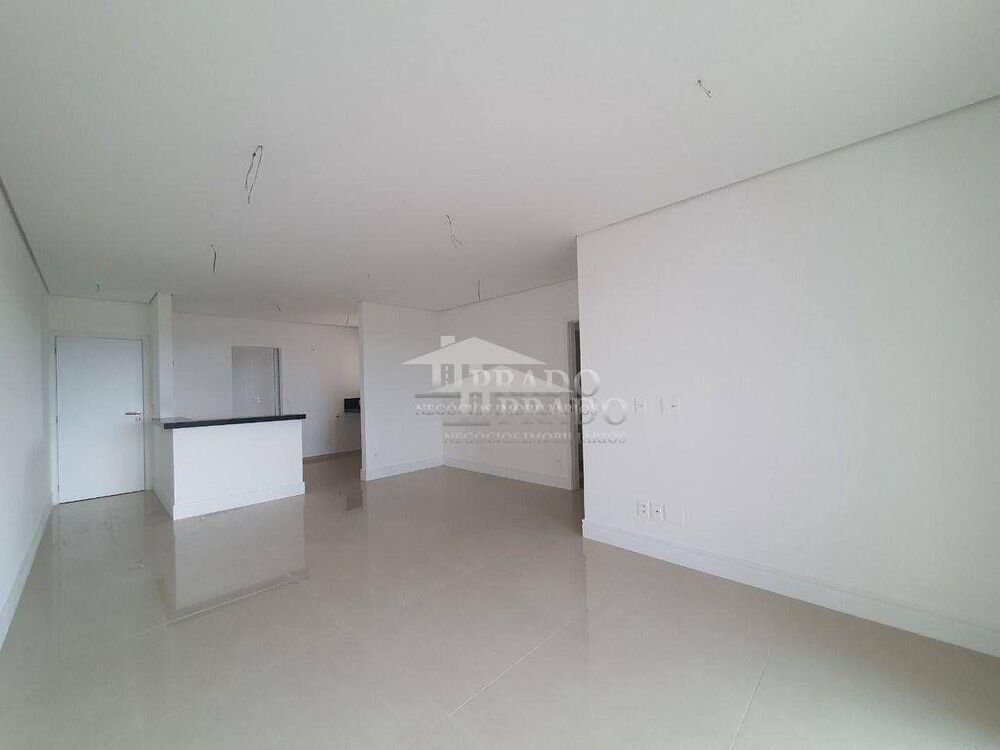 Apartamento à venda com 3 quartos, 162m² - Foto 3