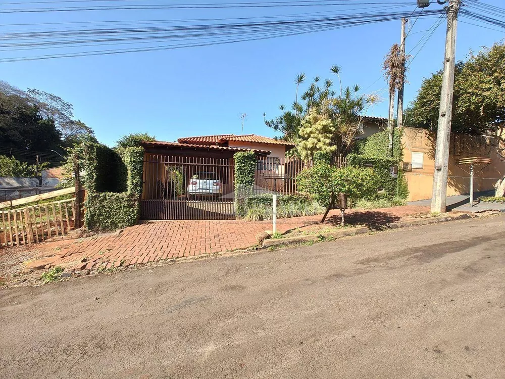 Casa à venda com 3 quartos, 138m² - Foto 1