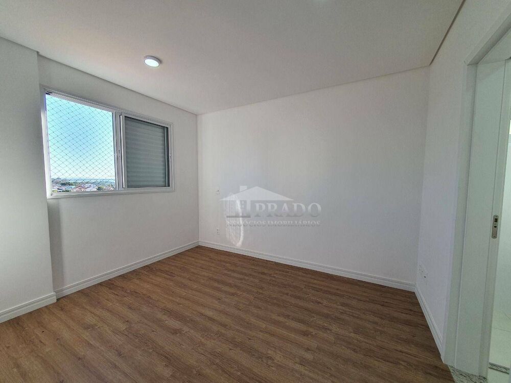 Apartamento à venda com 3 quartos, 128m² - Foto 2