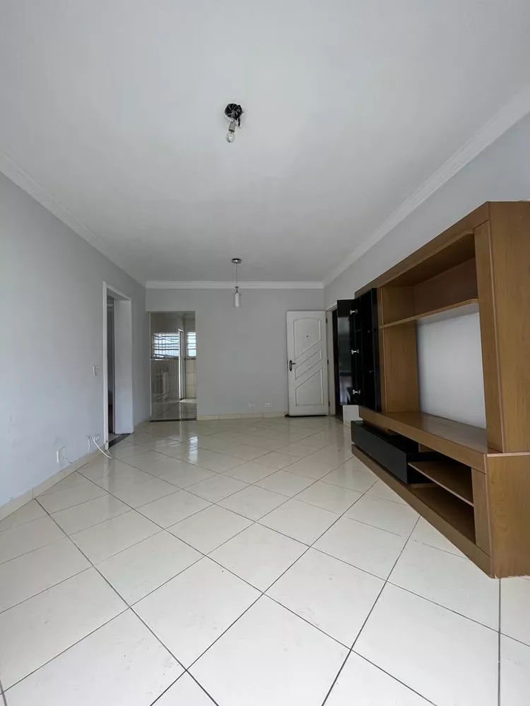 Apartamento à venda com 2 quartos, 65m² - Foto 3