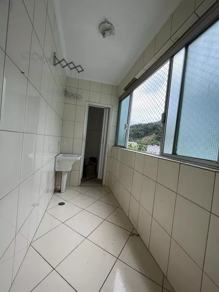 Apartamento à venda com 2 quartos, 65m² - Foto 4