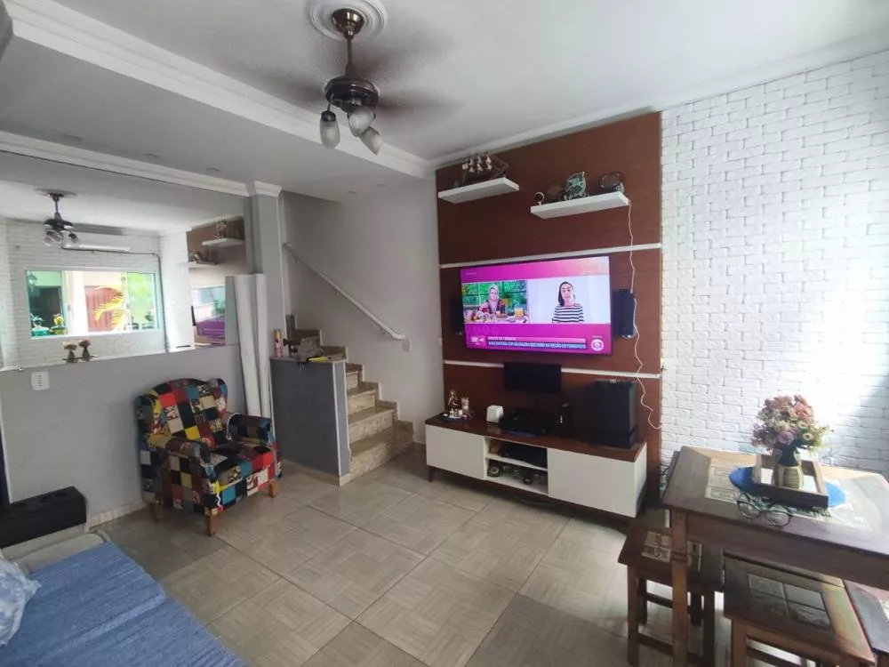 Casa de Condomínio à venda com 2 quartos, 73m² - Foto 2