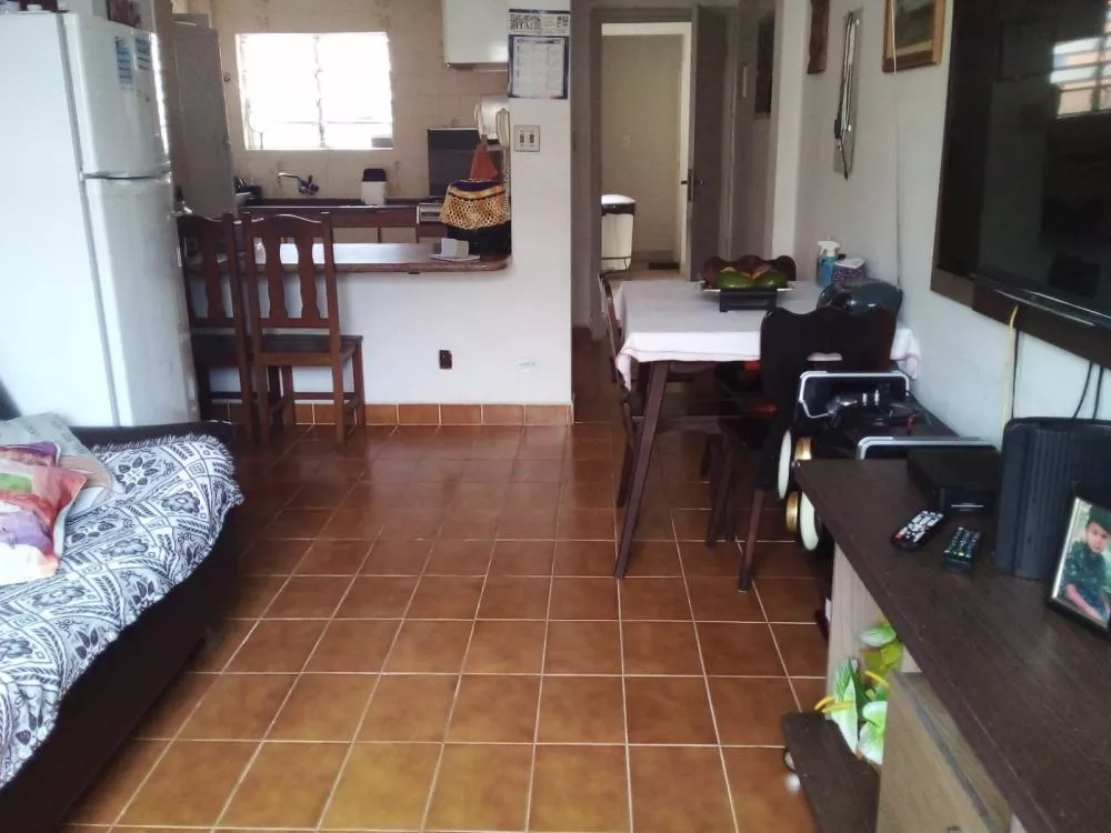 Apartamento à venda com 2 quartos, 70m² - Foto 1