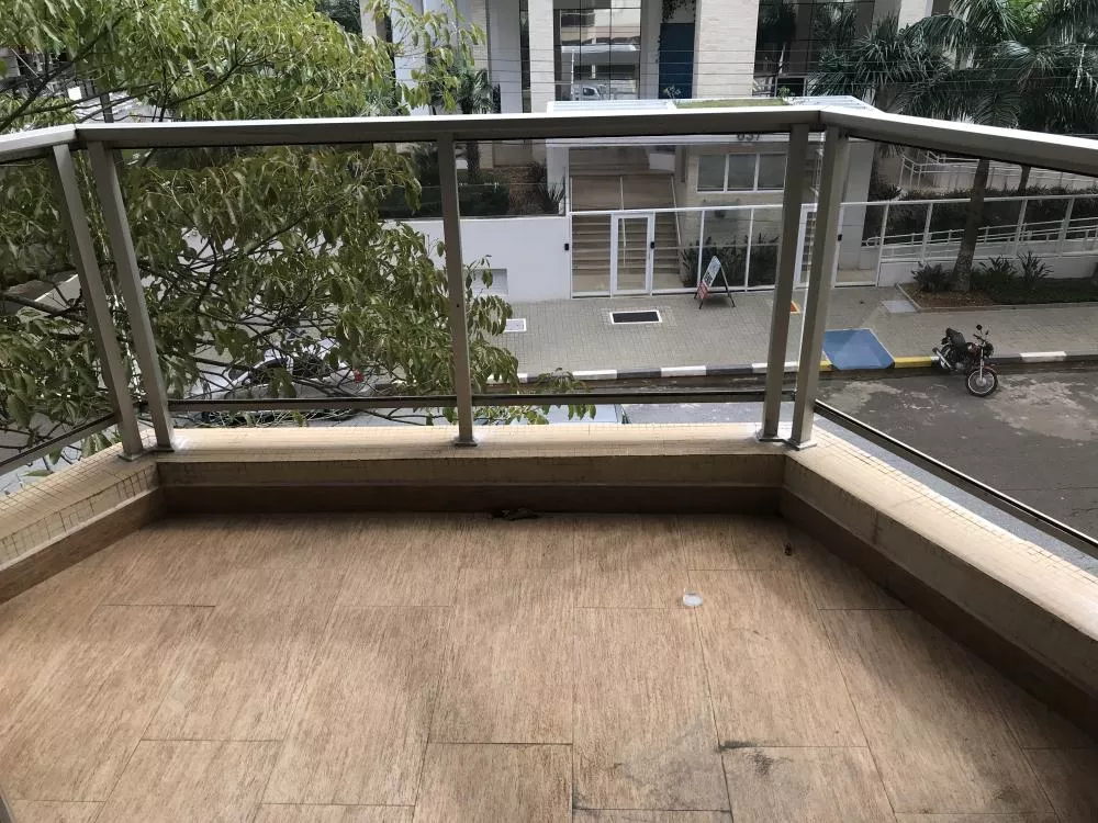 Apartamento à venda com 2 quartos, 70m² - Foto 3