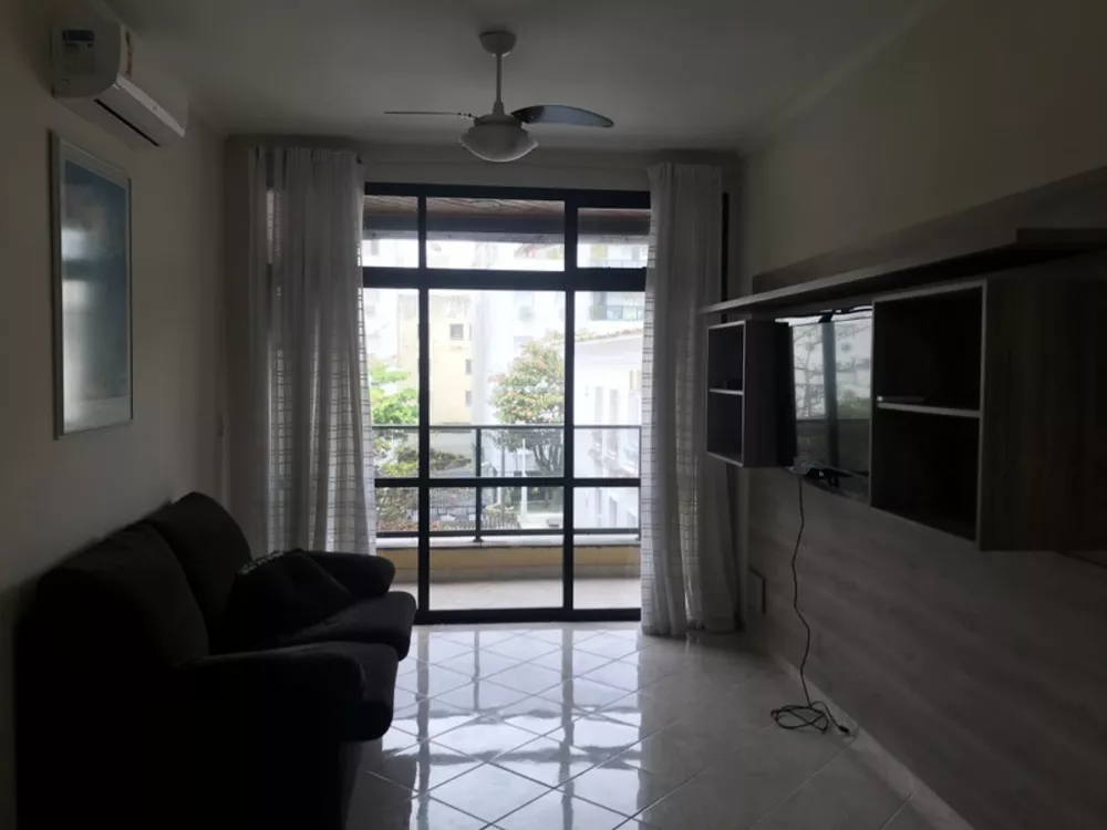 Apartamento à venda com 2 quartos, 70m² - Foto 2