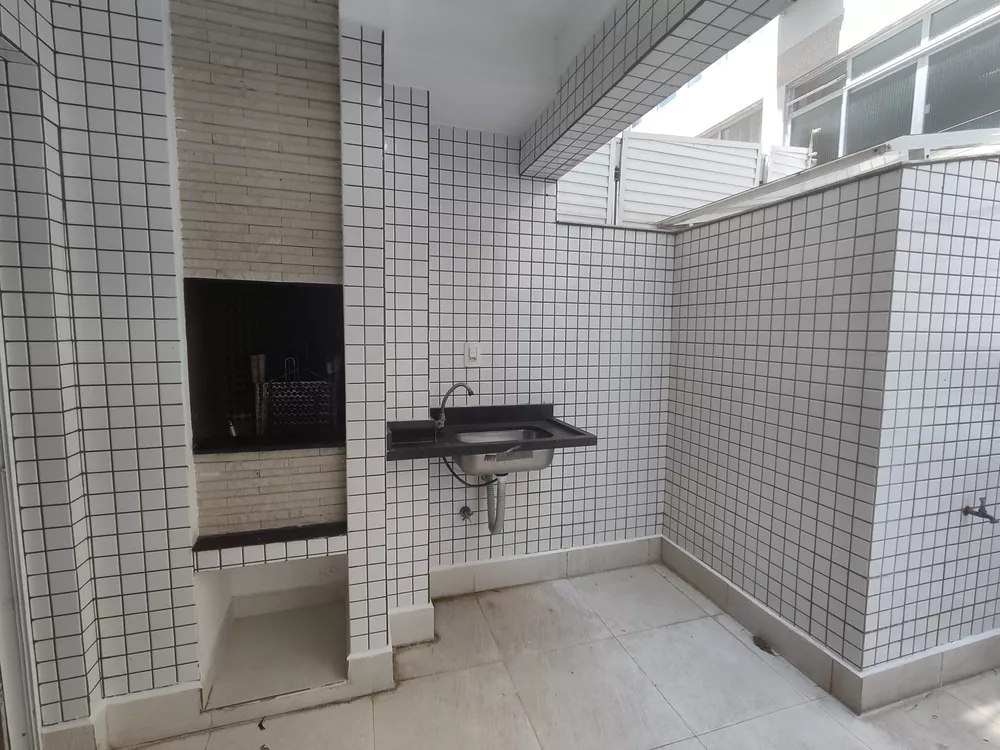 Apartamento à venda com 3 quartos, 179m² - Foto 2