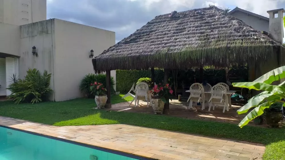 Casa de Condomínio à venda com 3 quartos, 250m² - Foto 1