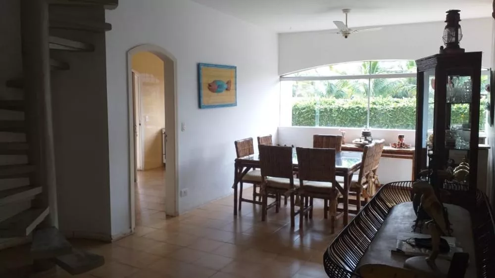 Casa de Condomínio à venda com 3 quartos, 250m² - Foto 4