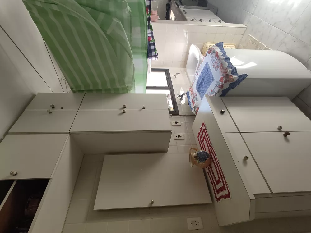 Apartamento à venda com 3 quartos, 220m² - Foto 2