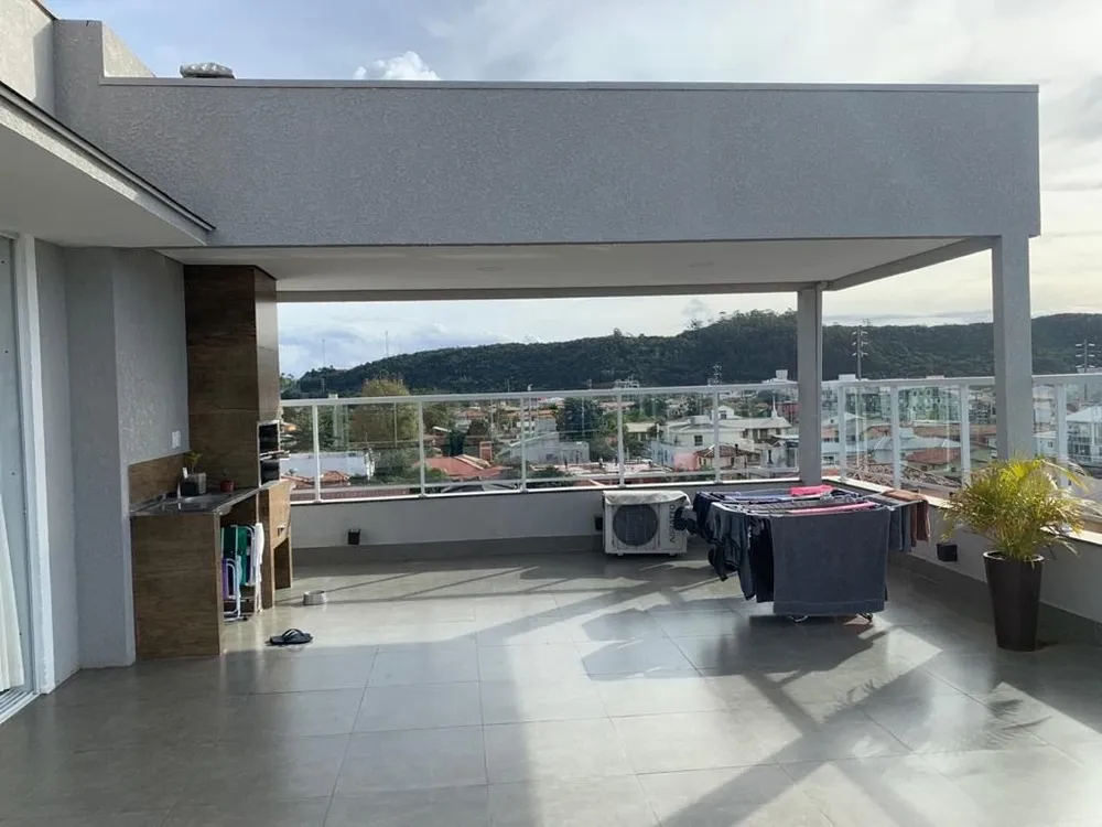 Cobertura, 3 quartos, 237 m² - Foto 2