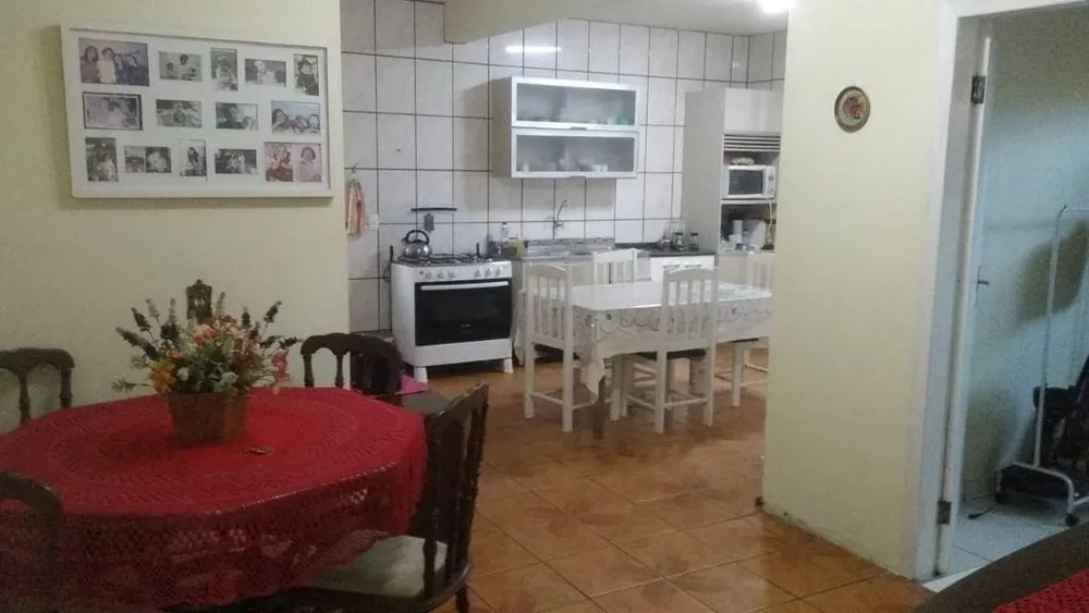 Casa, 5 quartos, 170 m² - Foto 2