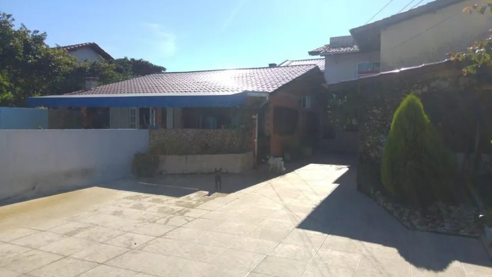 Casa, 6 quartos, 218 m² - Foto 3