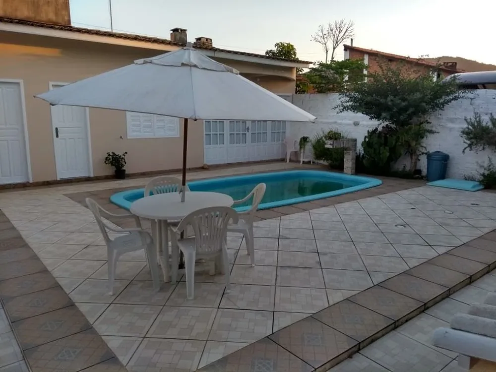 Casa, 4 quartos, 214 m² - Foto 2