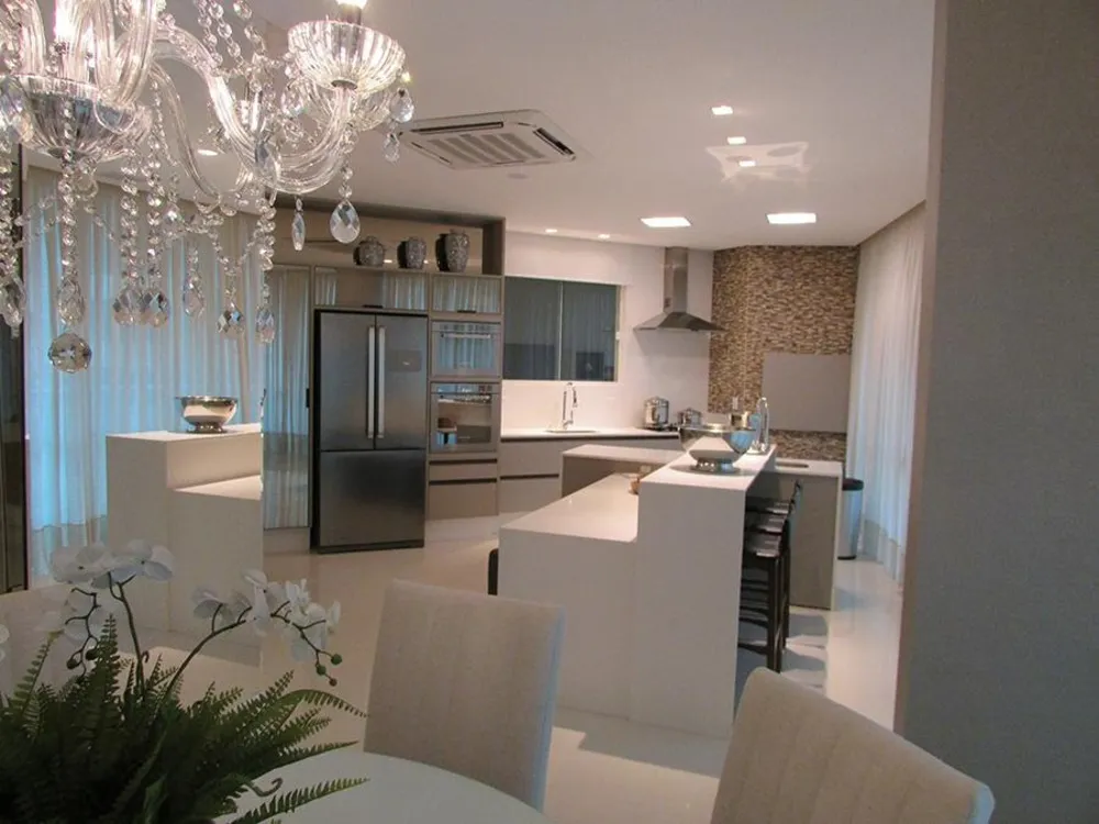 Apartamento, 3 quartos, 140 m² - Foto 1