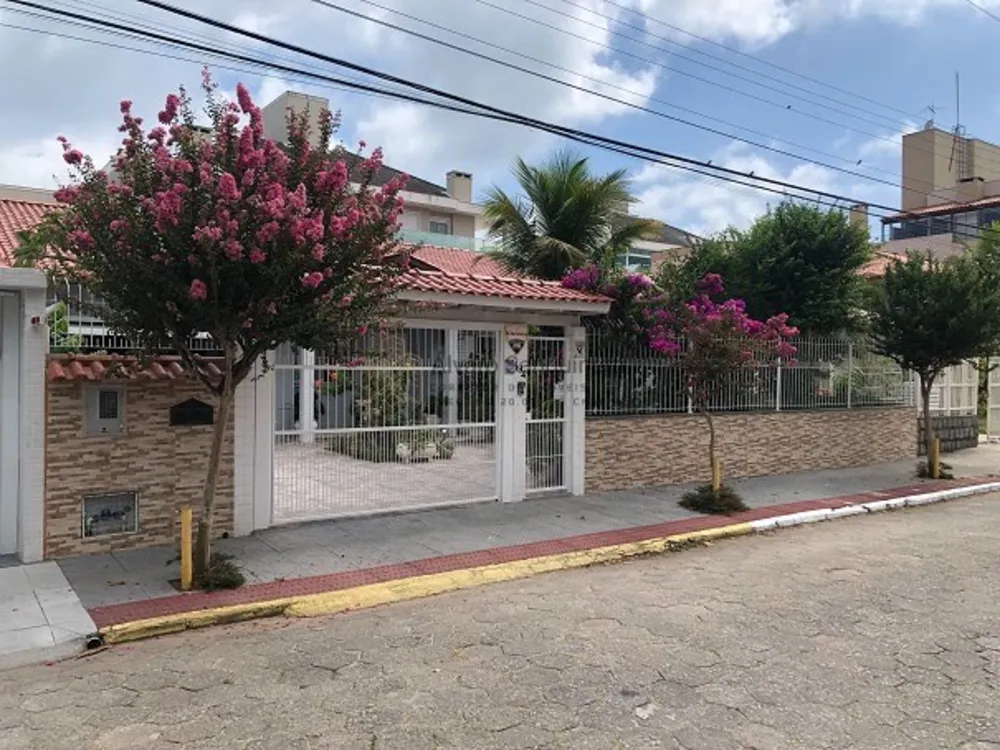 Casa, 4 quartos, 183 m² - Foto 1