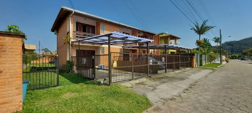 Casa, 7 quartos, 200 m² - Foto 1