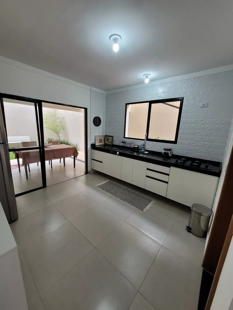 Casa à venda com 3 quartos, 135m² - Foto 4