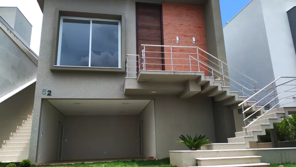 Casa à venda com 4 quartos, 200m² - Foto 1