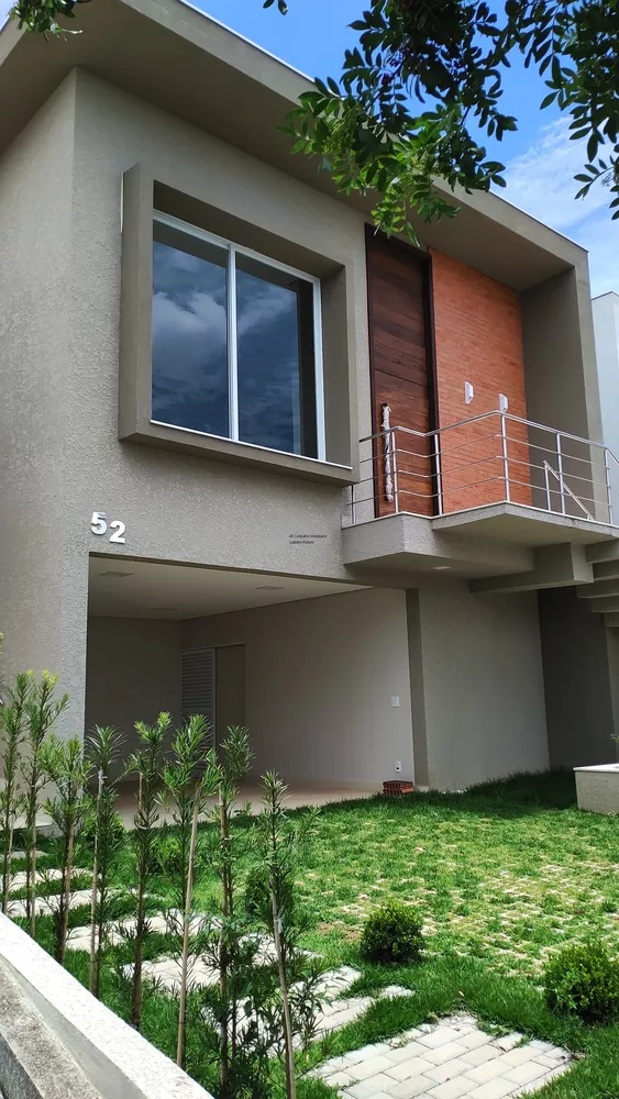 Casa à venda com 4 quartos, 200m² - Foto 2