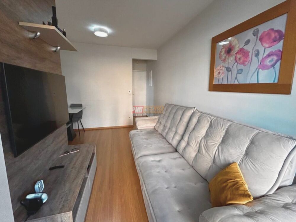 Apartamento à venda com 3 quartos, 70m² - Foto 2