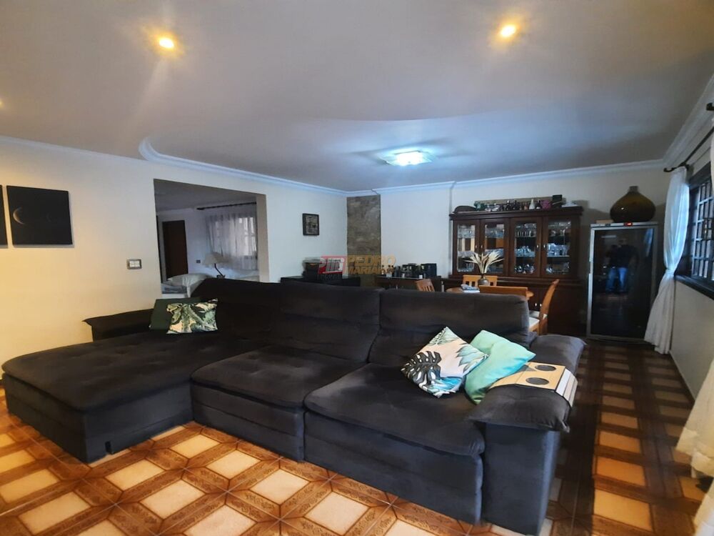 Sobrado à venda com 3 quartos, 290m² - Foto 1