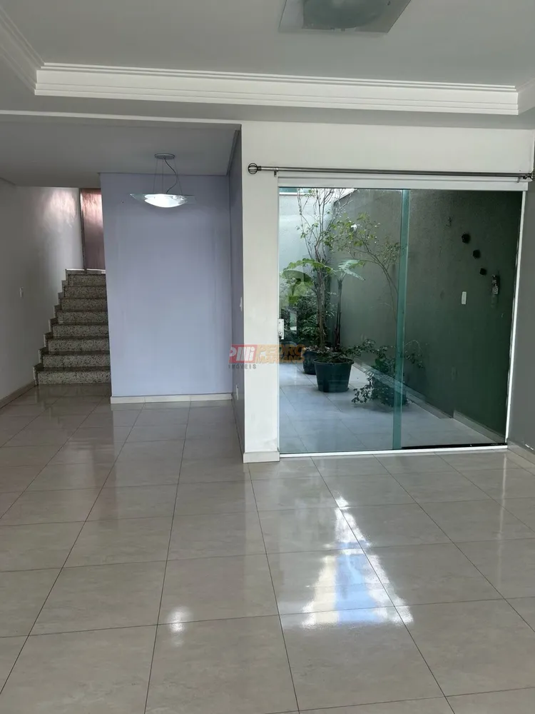 Sobrado, 4 quartos, 370 m² - Foto 2