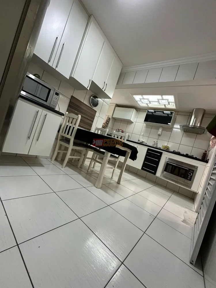 Sobrado, 5 quartos, 235 m² - Foto 5