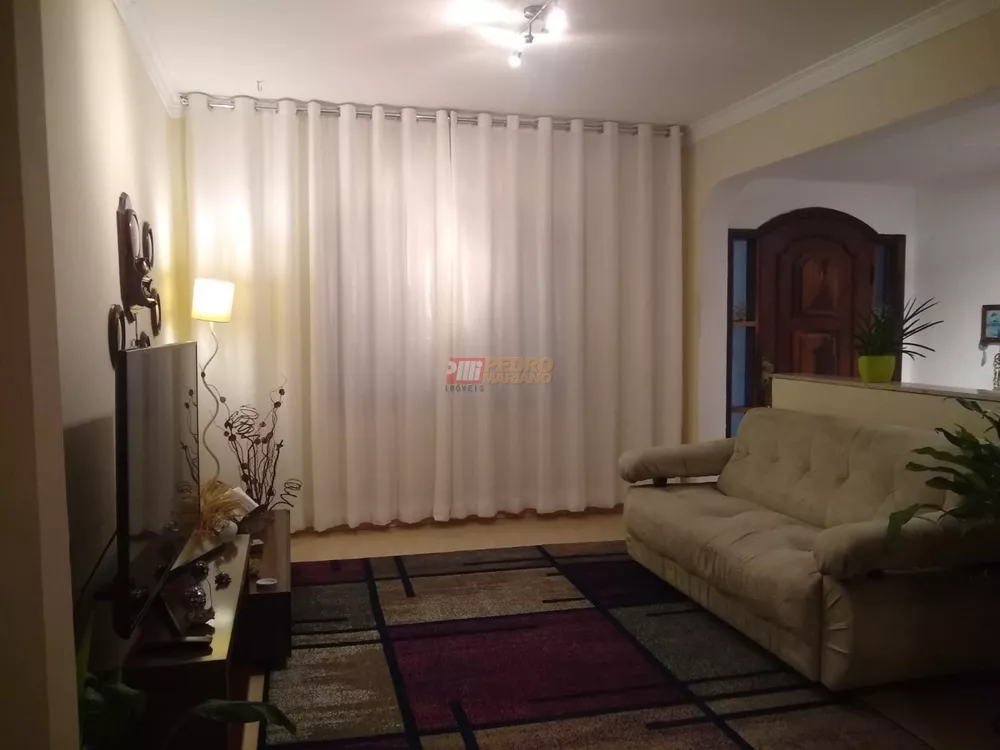 Casa à venda com 3 quartos, 155m² - Foto 1