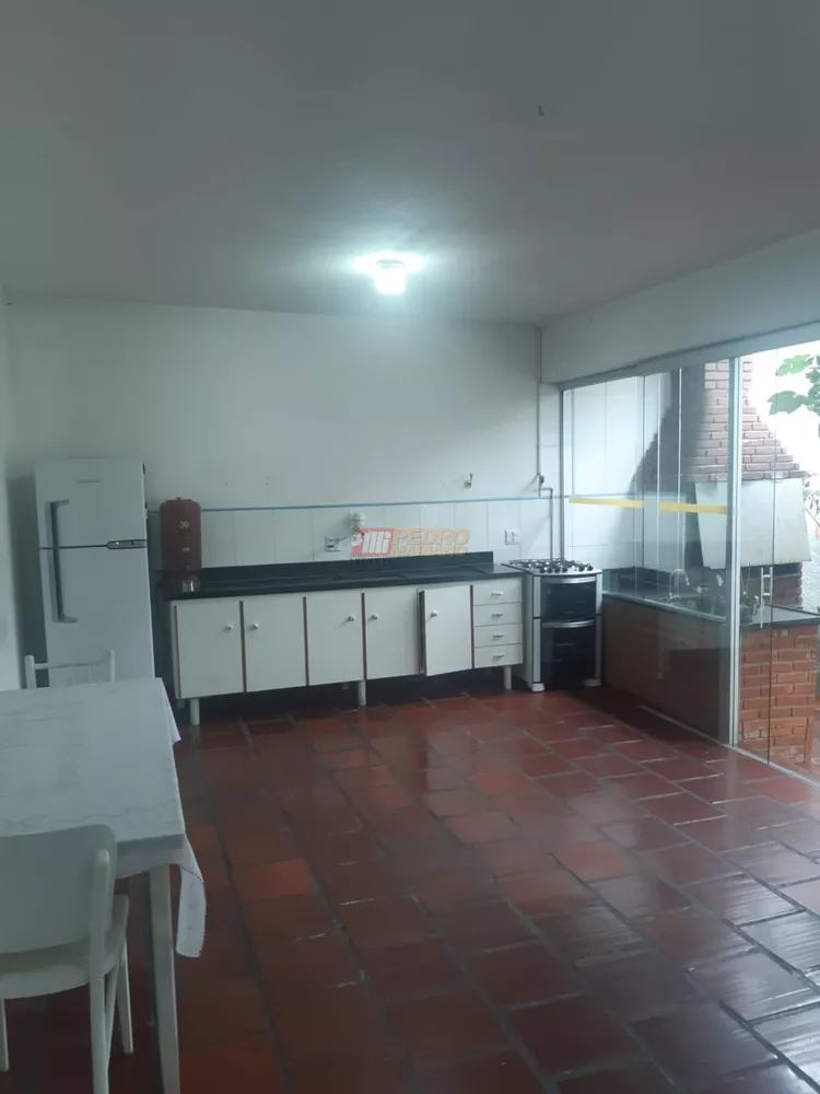 Casa à venda com 4 quartos, 138m² - Foto 3