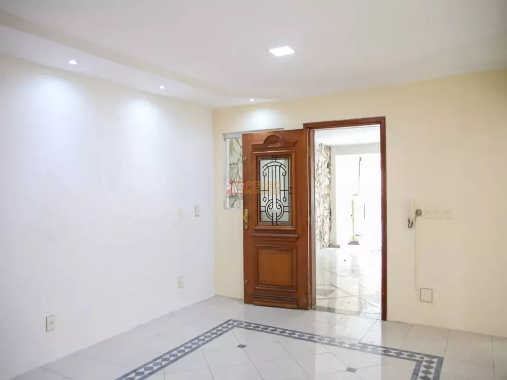 Casa à venda e aluguel com 3 quartos, 240m² - Foto 4