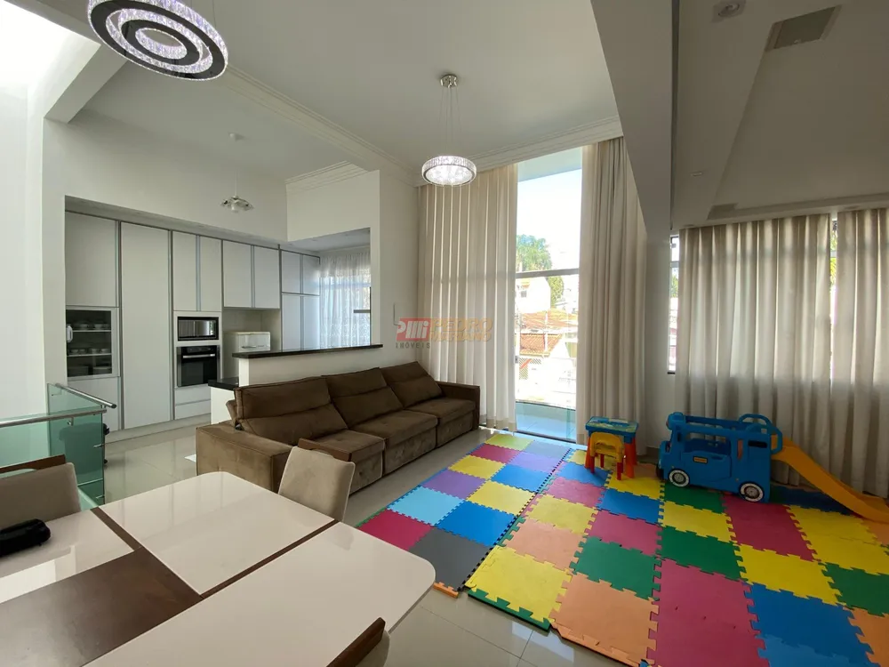 Sobrado, 2 quartos, 249 m² - Foto 1