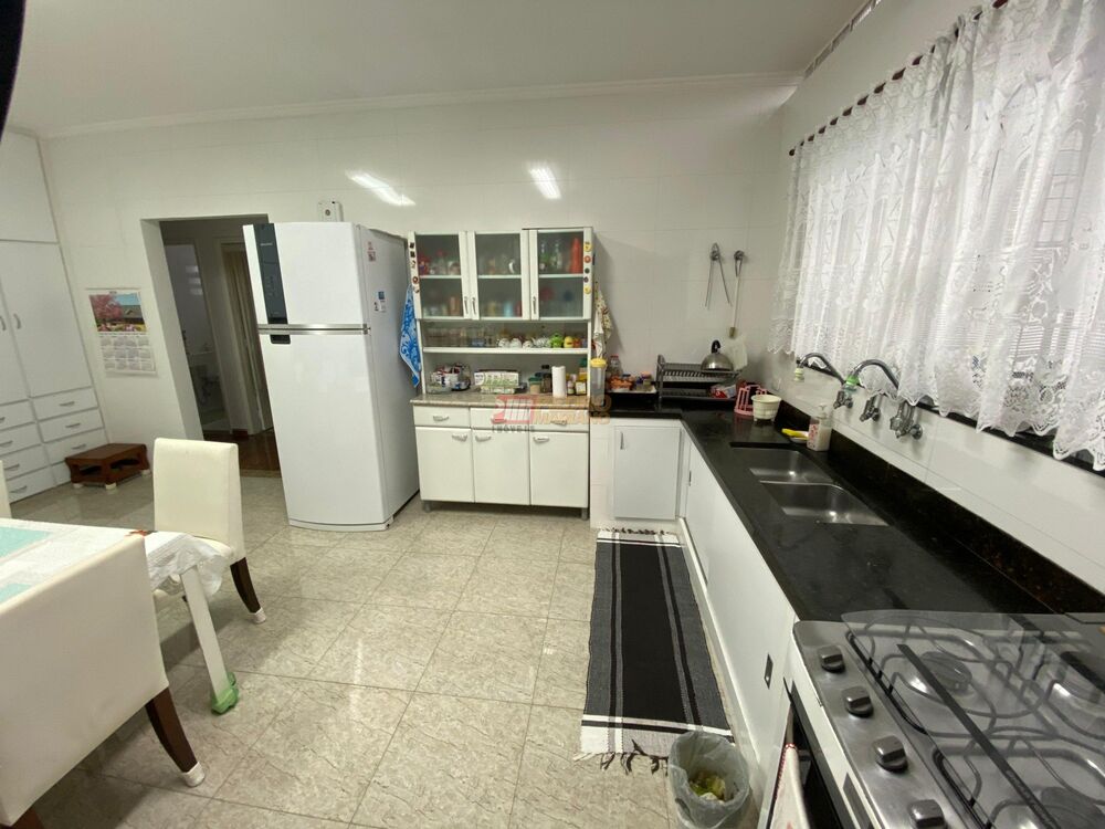 Casa, 3 quartos, 179 m² - Foto 1