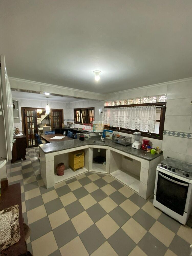 Sobrado à venda com 3 quartos, 227m² - Foto 3