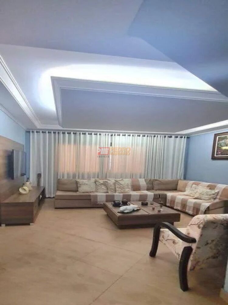 Sobrado à venda com 3 quartos, 219m² - Foto 1